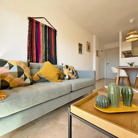 Sunny & Modern Apartamento