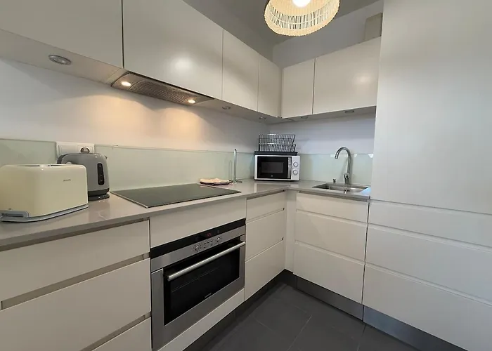 Sunny & Modern דירה פואנגירולה