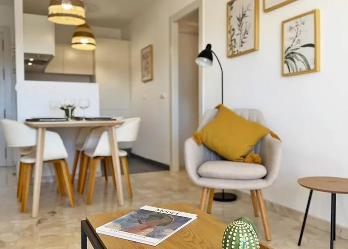 דירה Sunny & Modern