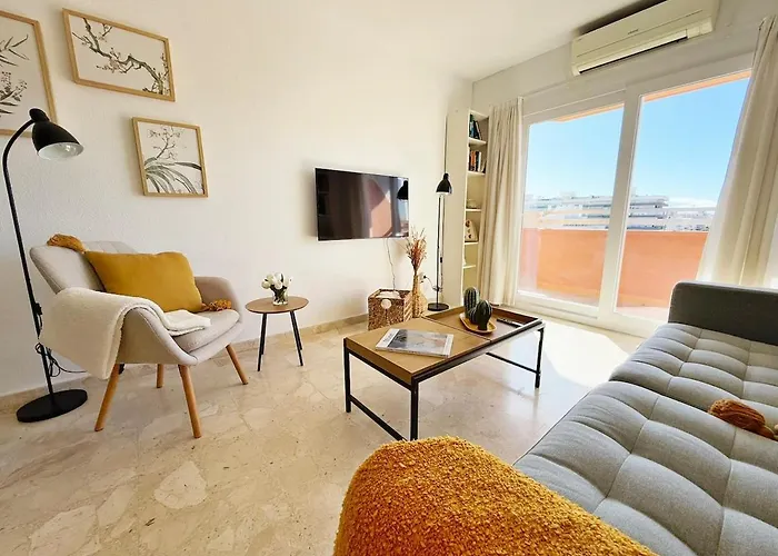 Sunny & Modern דירה